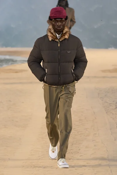 Look 64